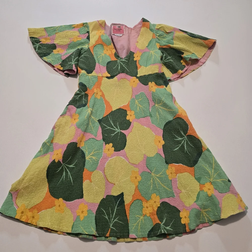 Kate Spade New York Cucumber Floral Swing Dress V-neck Short sleeves Size 4